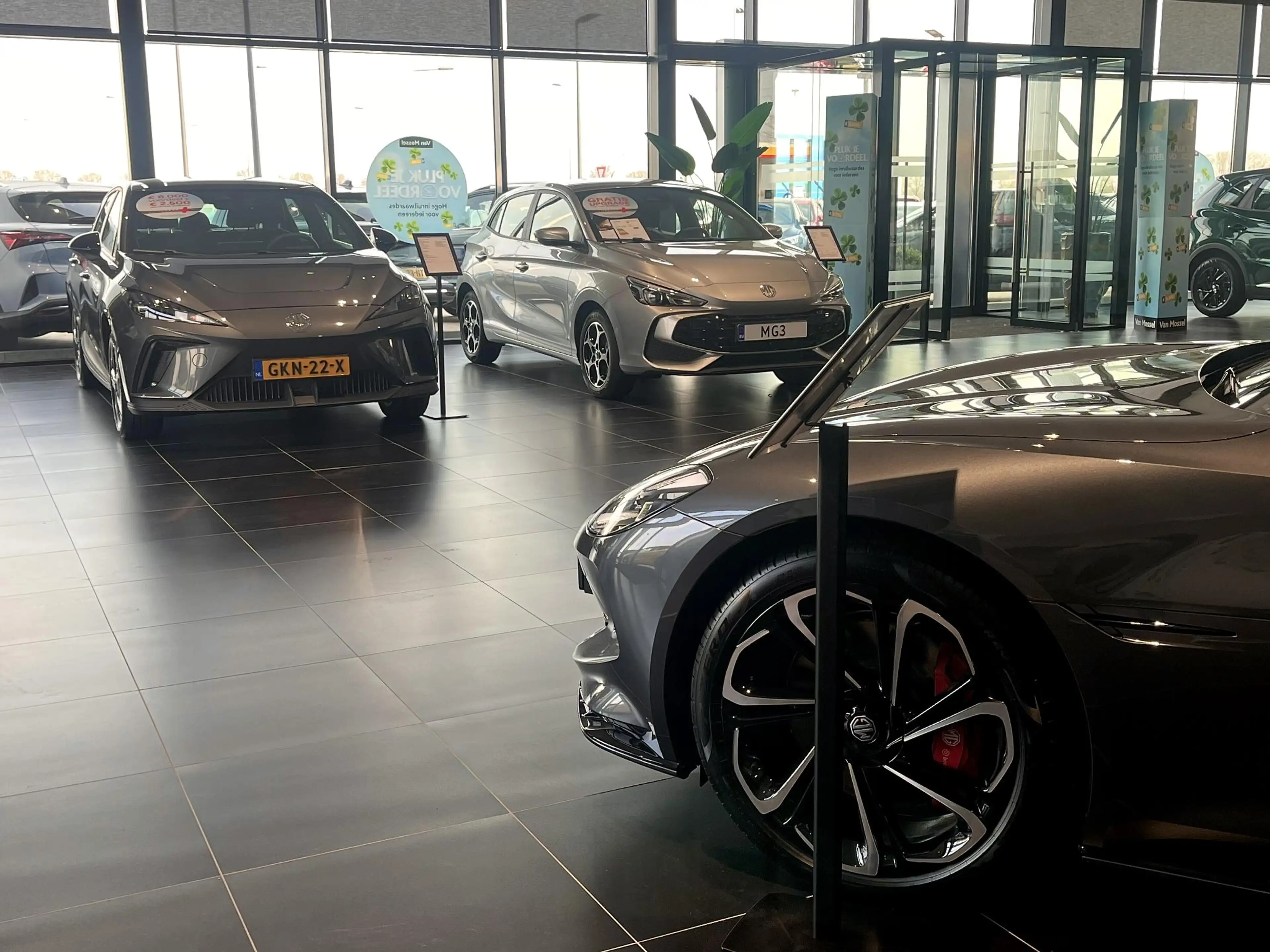MG MG4 EV Urban Comfort 43 kWh | WLTP 325 KM | Navi | App — photo 6