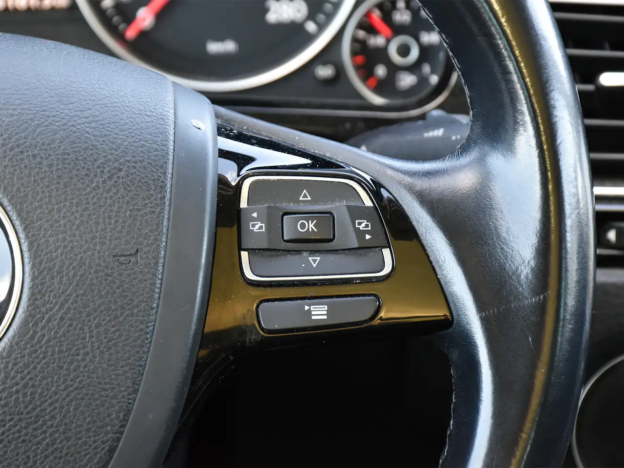 Volkswagen Touareg снимка Volkswagen Touareg