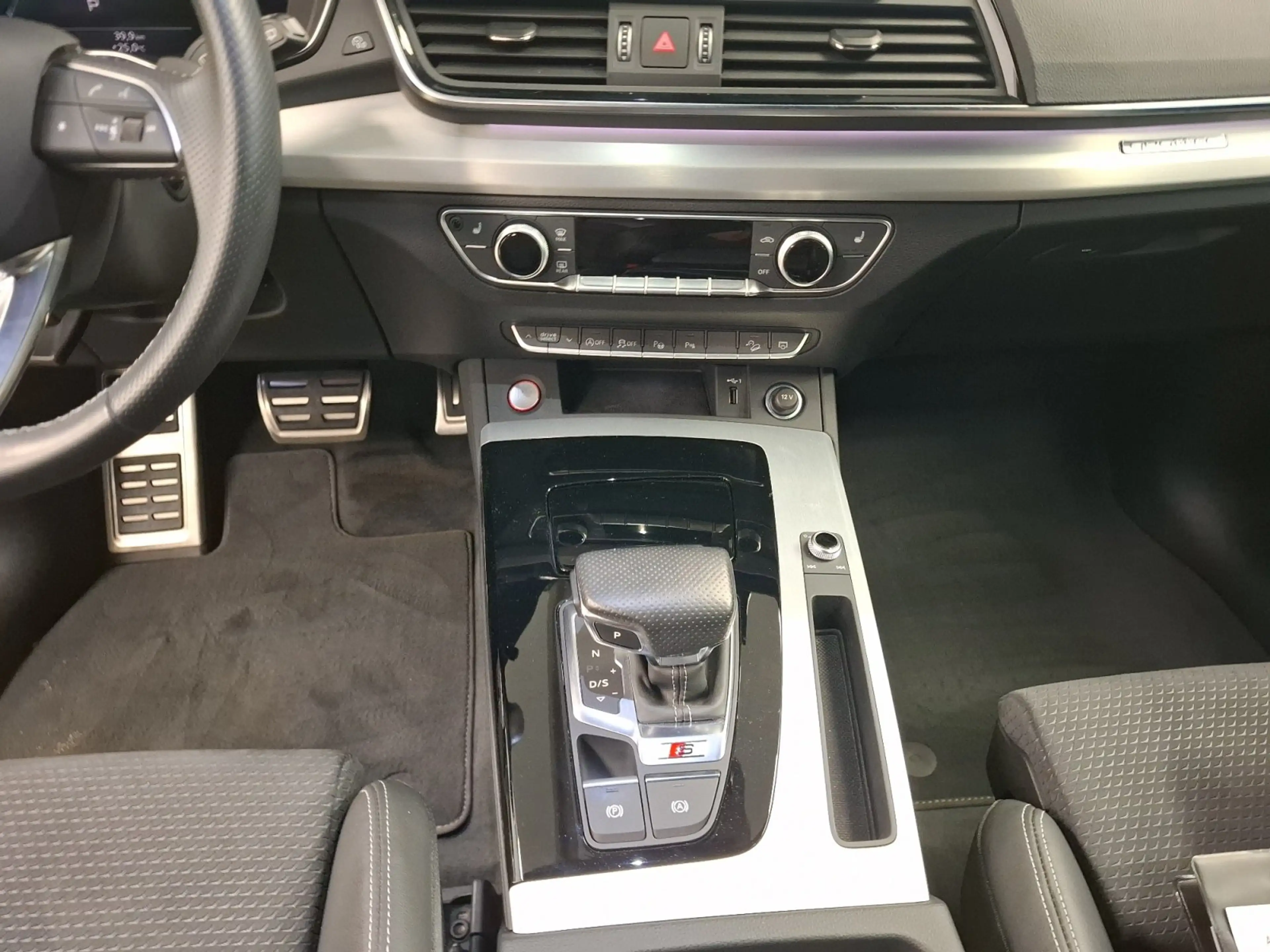 Audi SQ5 3,0 TDI quattro 360 ACC Massage B&O 21 Zoll — photo 10