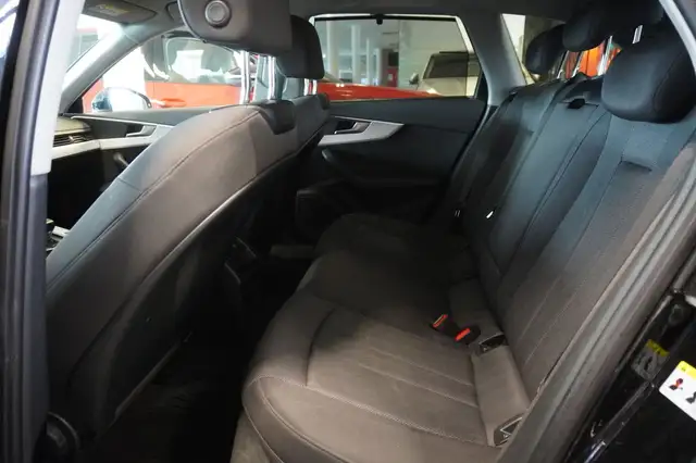 Audi A4 view 9