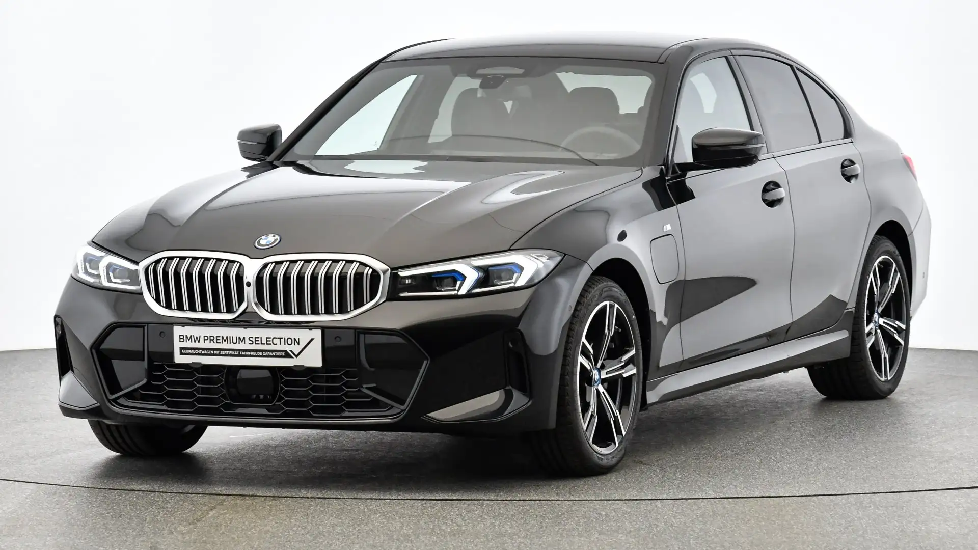 BMW 320 320e Schwarz - 2