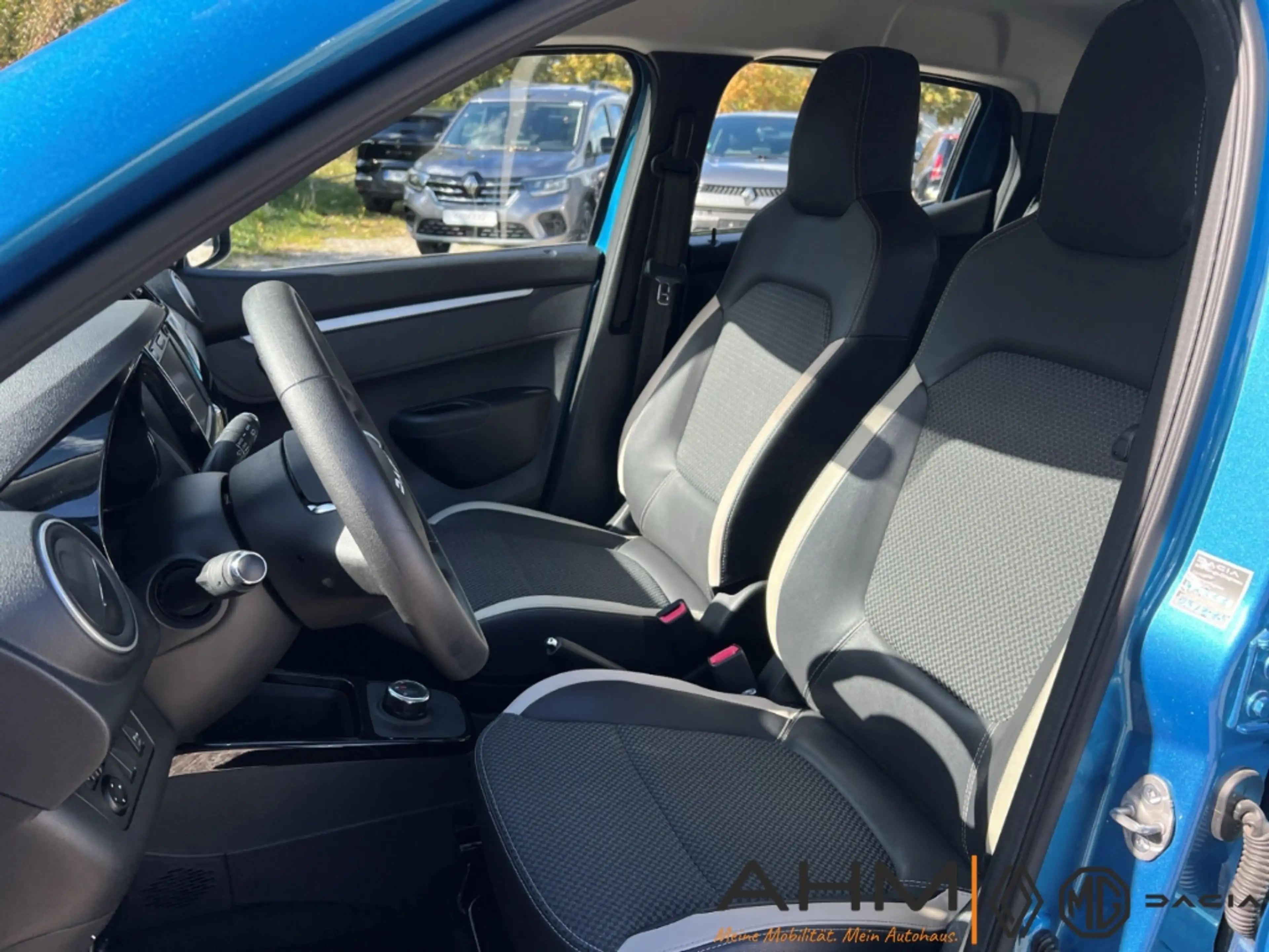 Dacia Spring Electric Essential CCS KLIMA NAVI — photo 11