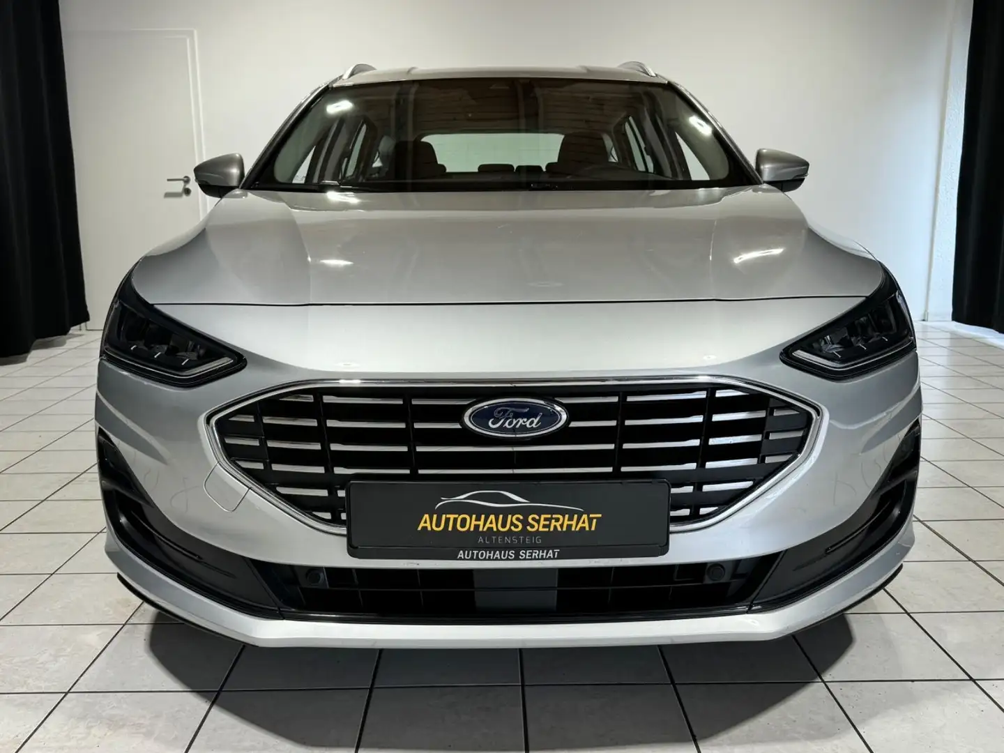 Ford Focus Turnier Titanium *CARPLAY*KAMERA*NAVI*LED* Silber - 2