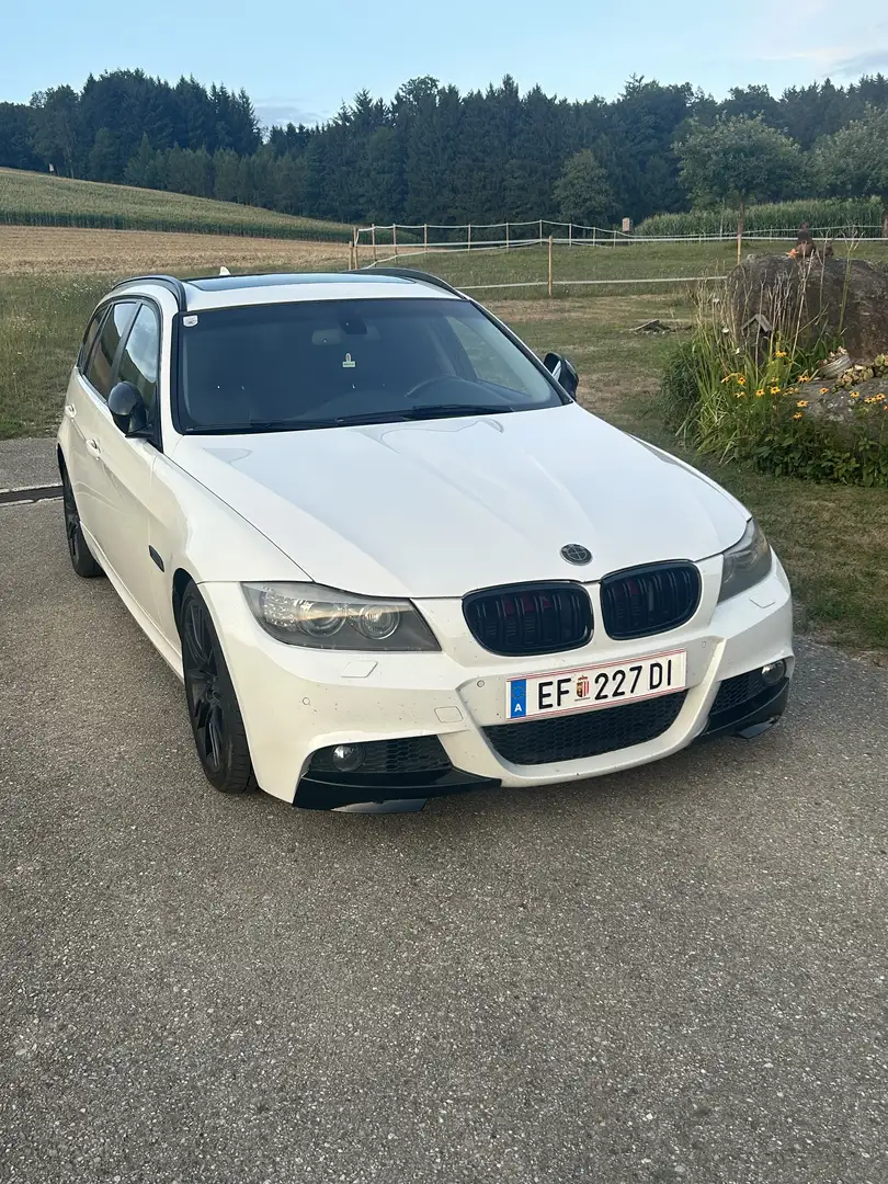 BMW 330 330d Touring Aut. Weiß - 1