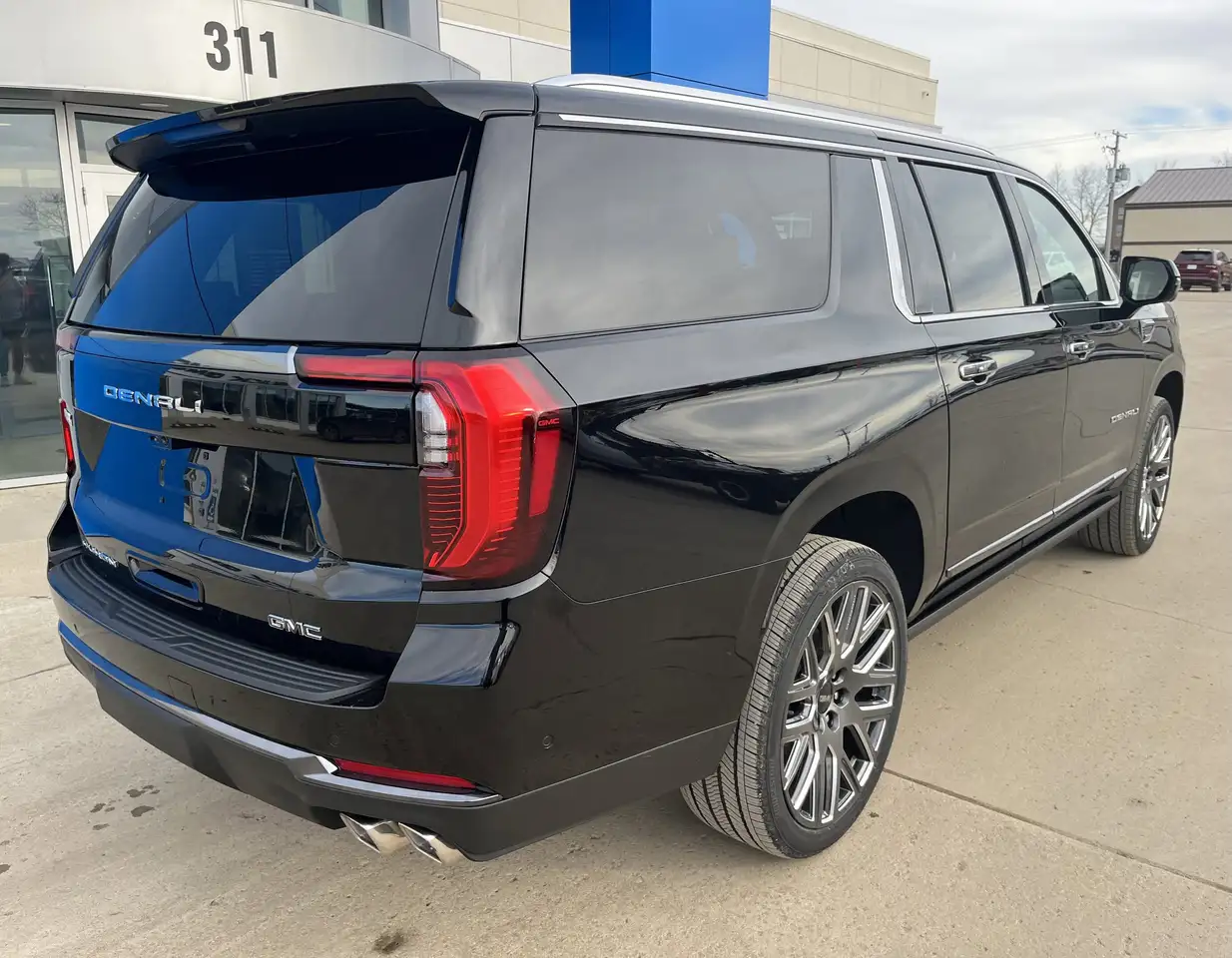 GMC Yukon снимка GMC Yukon