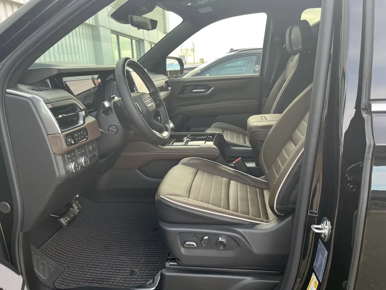 GMC Yukon снимка GMC Yukon