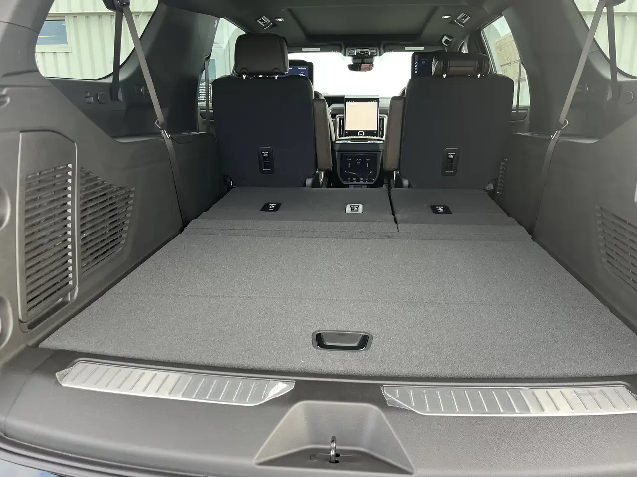 GMC Yukon снимка GMC Yukon