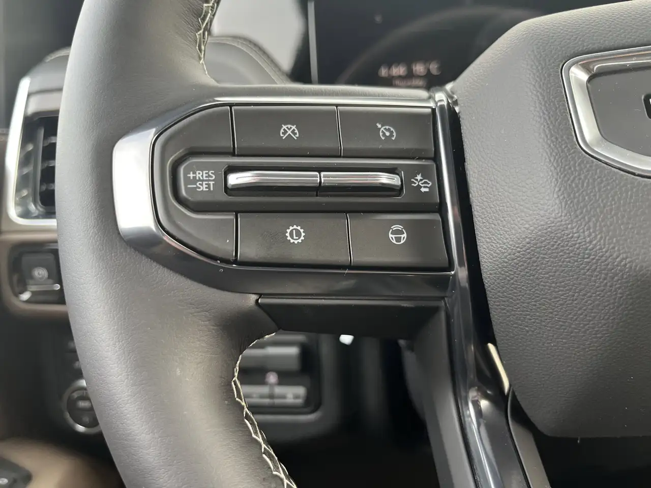 GMC Yukon снимка GMC Yukon