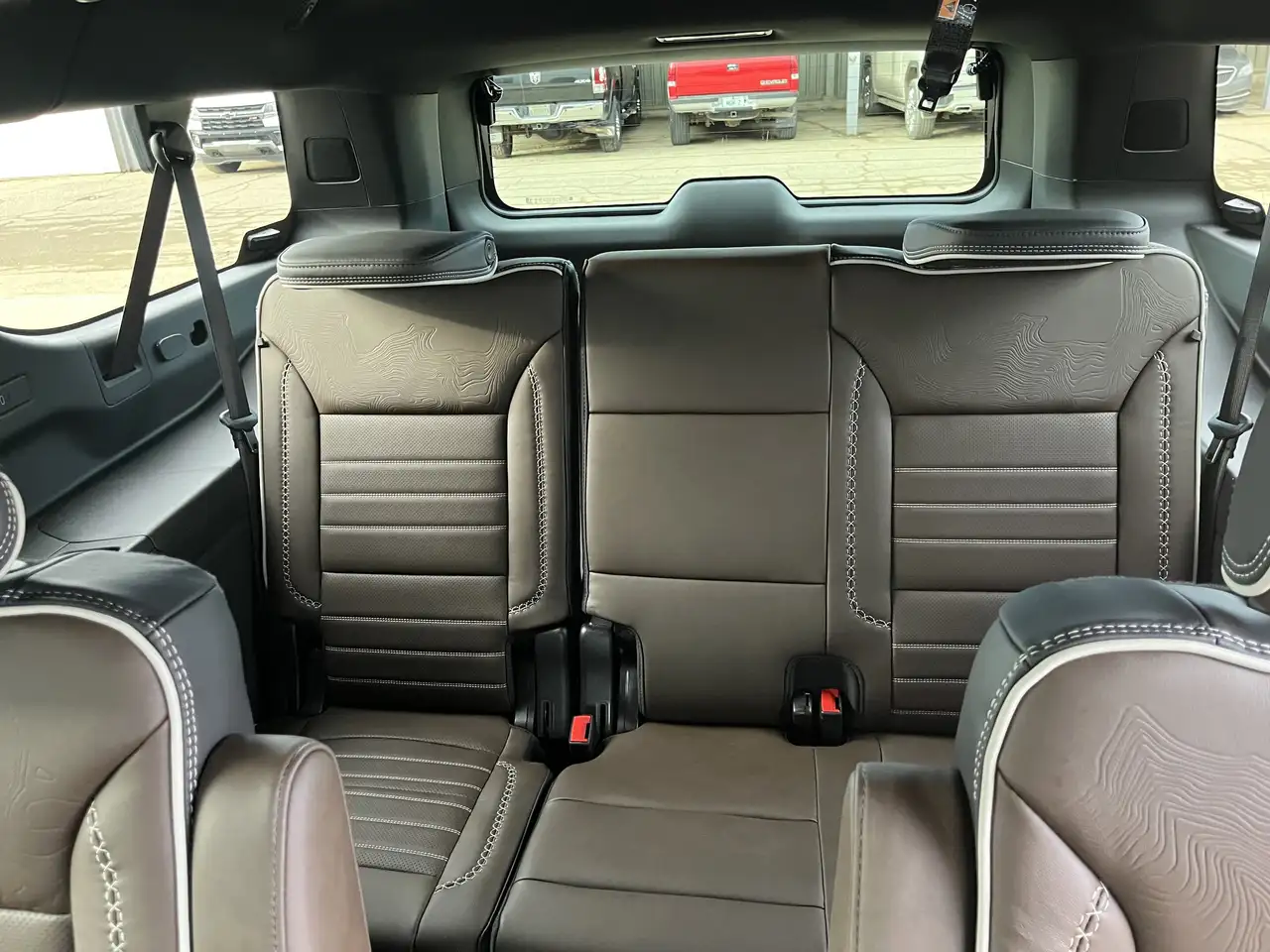 GMC Yukon снимка GMC Yukon