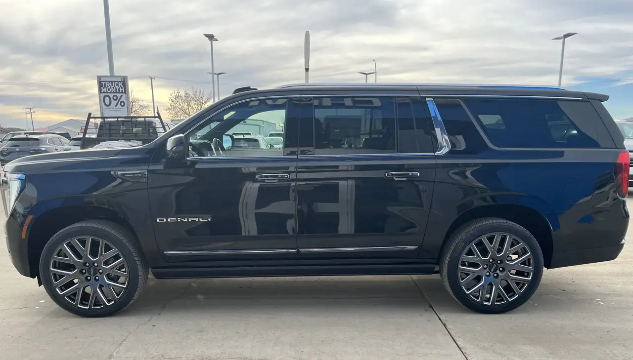 GMC Yukon снимка GMC Yukon
