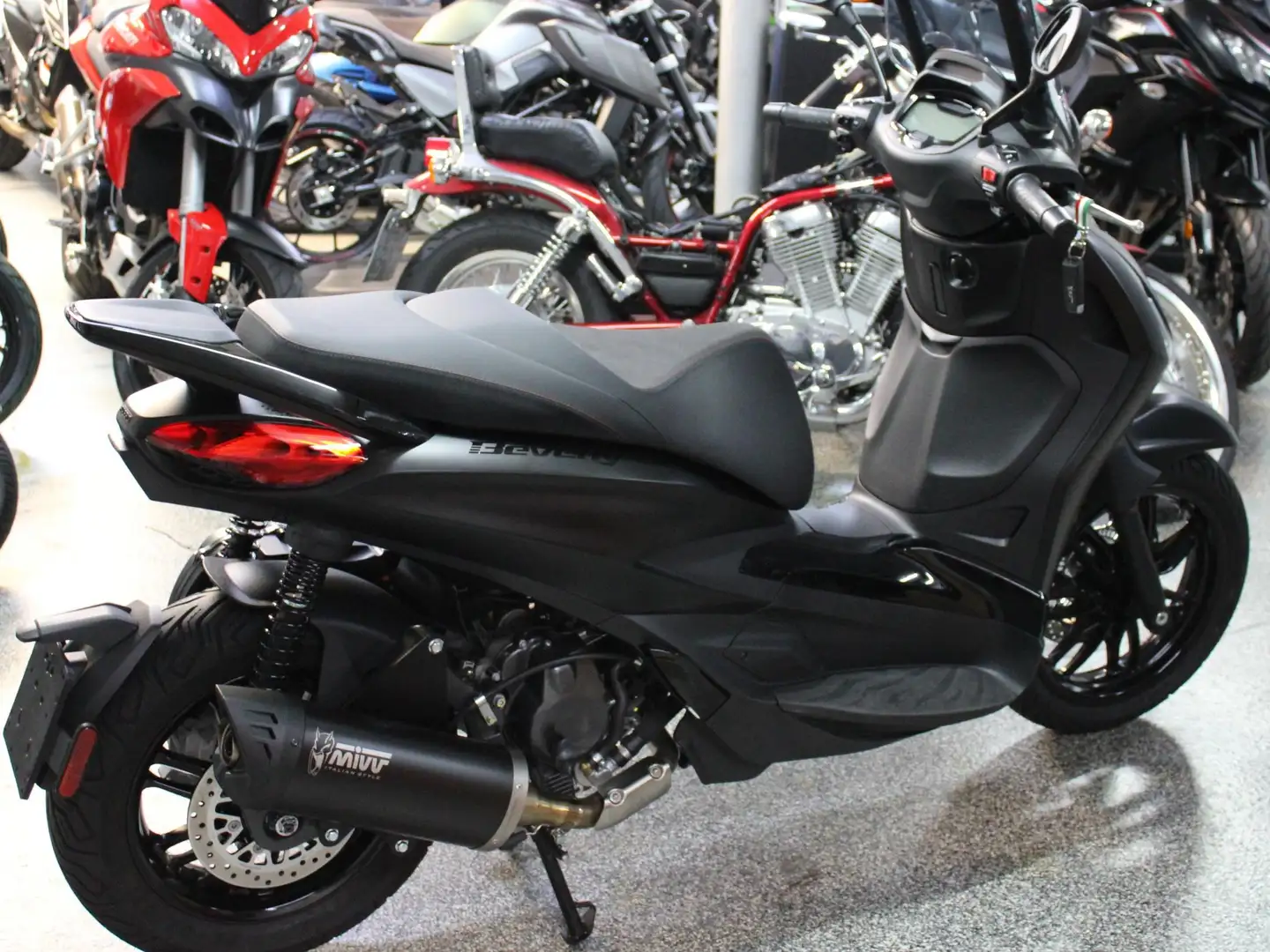 Piaggio Beverly 400 HPE Negro - 2