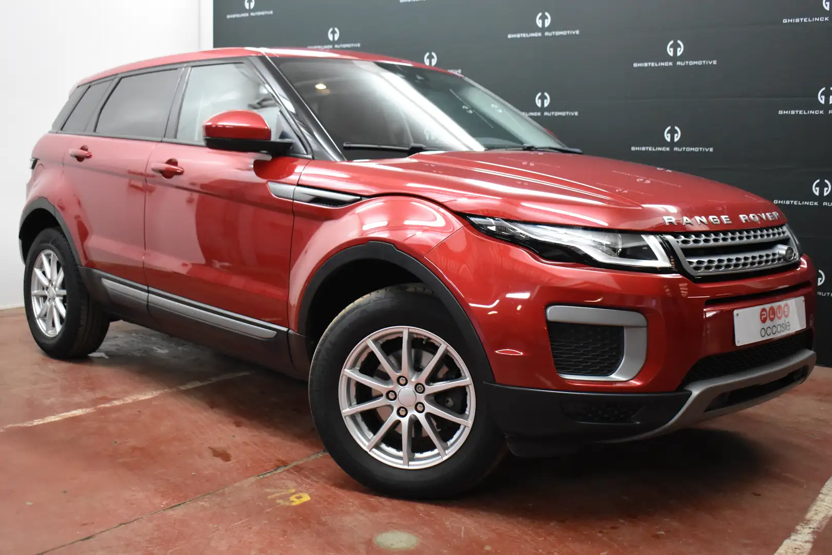 Land Rover Range Rover Evoque 2.0 eD4 2WD SE | Pano | Towbar | Heated stearing Red - 2