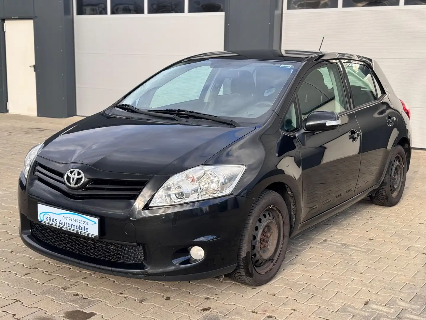Toyota Auris Life+Klimaautomatik+85000Km+ Schwarz - 1