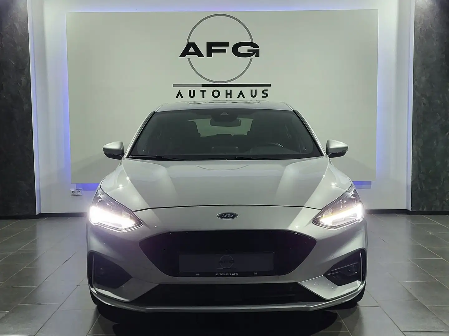 Ford Focus Lim. ST-Line X Silber - 2