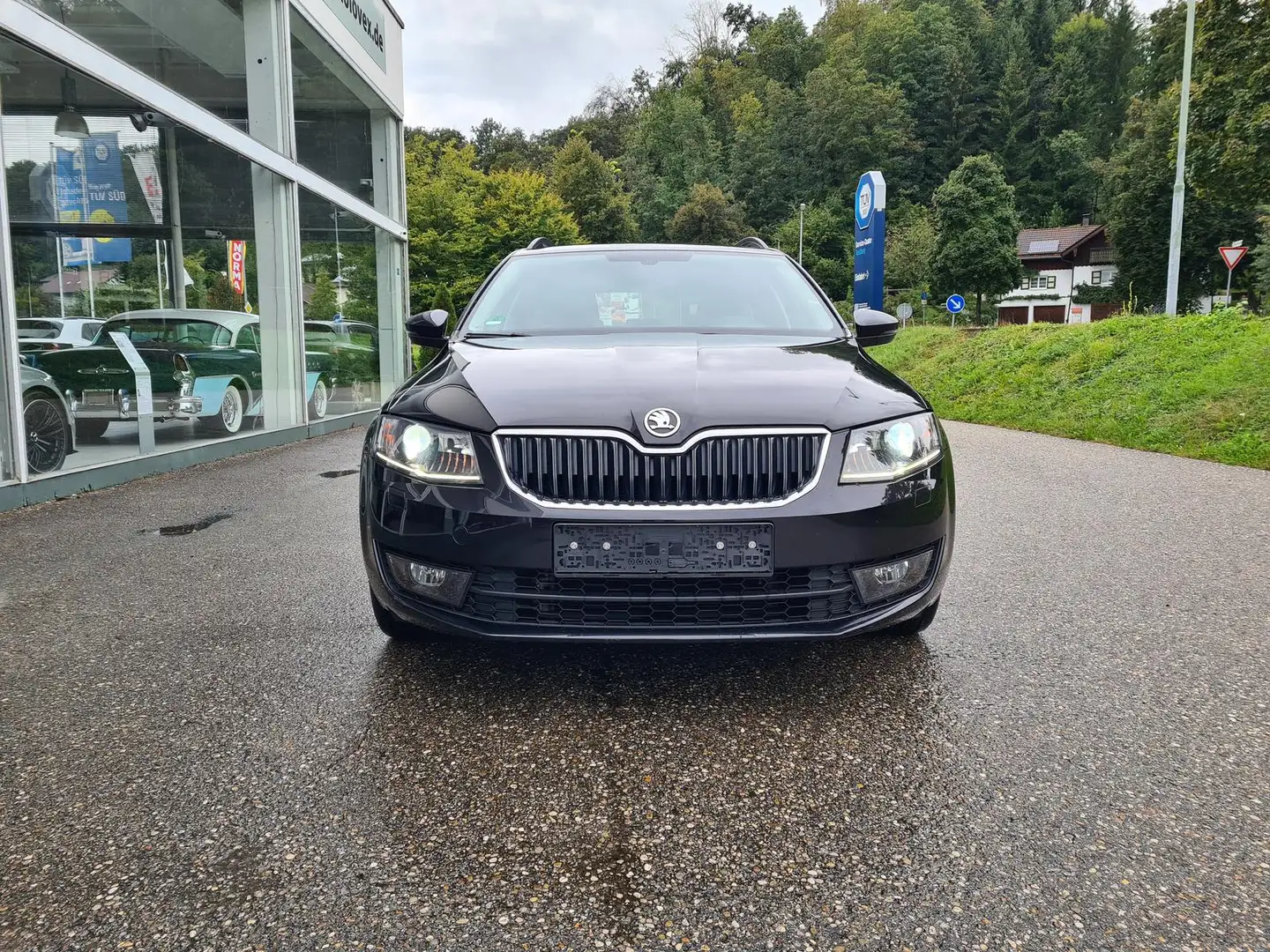Skoda Octavia Elegance 1.4TSI DSG AHK Navi DAB BiXenon Zwart - 2