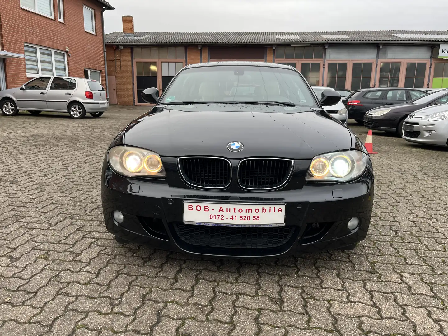 BMW 118 118i M Paket Xenon Navi Leder PDC Schwarz - 2
