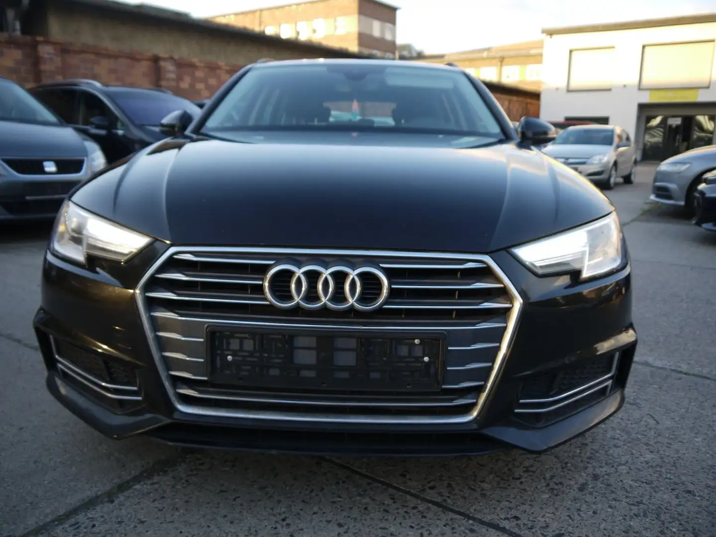 Audi A4 Avant Sport/S-Line/DSP/Xenon-Plus/Navi/BT Schwarz - 2