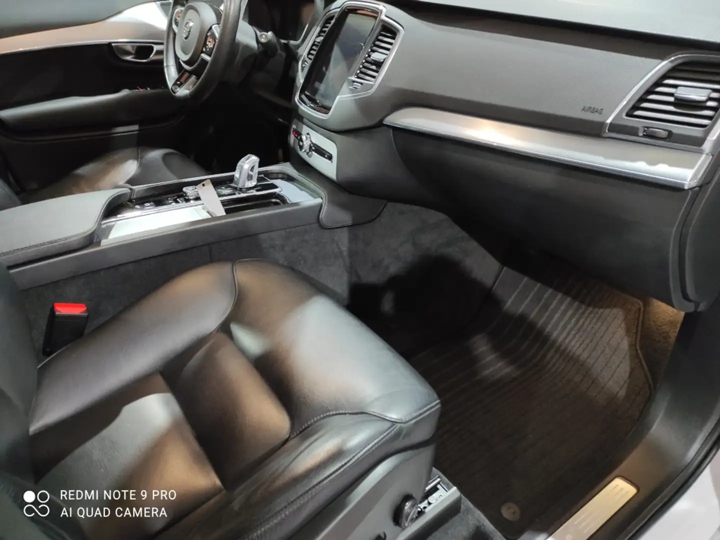 Volvo XC90 T8 Twin Momentum AWD 390 Weiß - 2