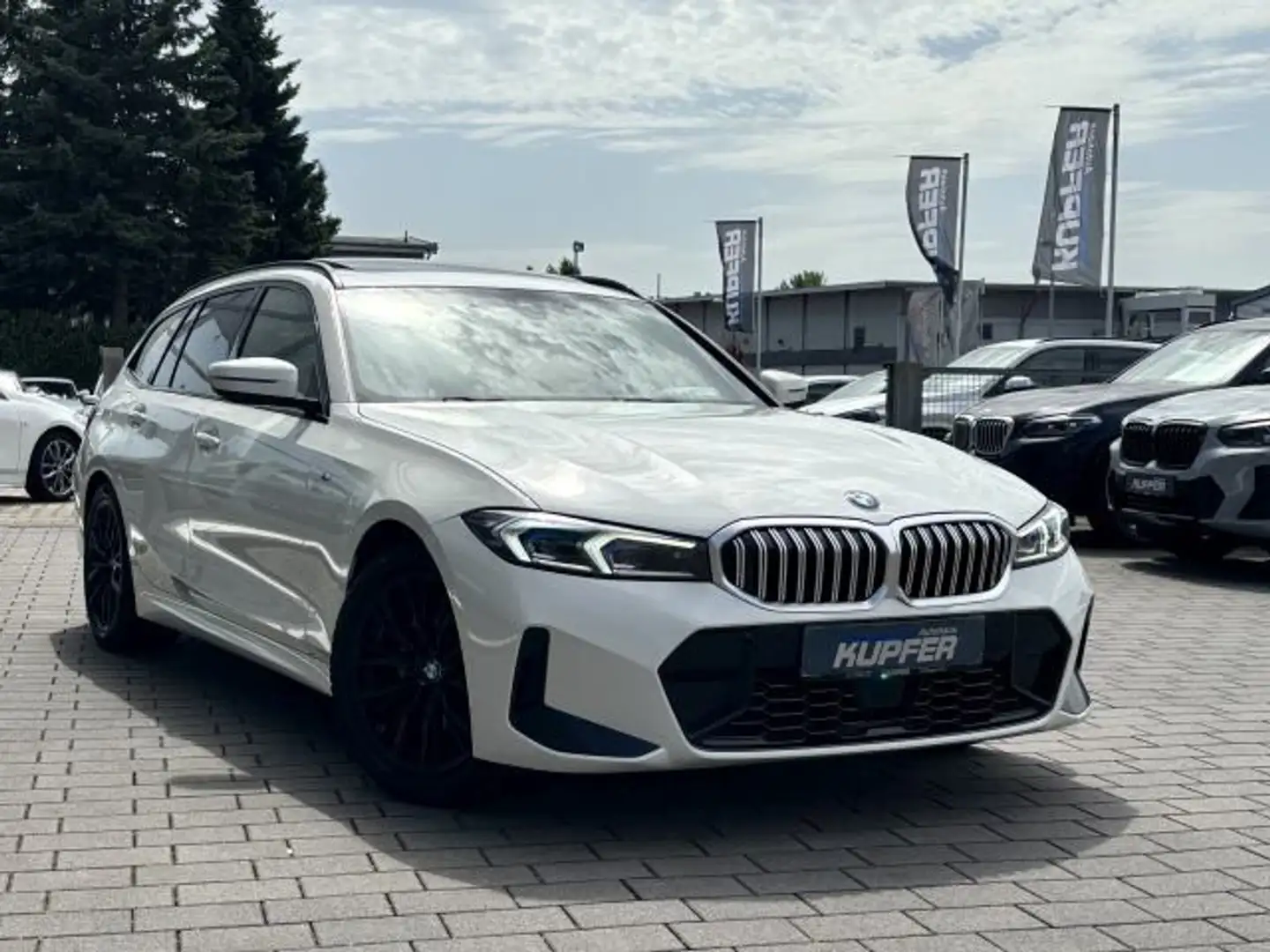 BMW 320 d M Sport Tour.Pano°ACC°el.Sitze*AdLED-eSitz Blanc - 2