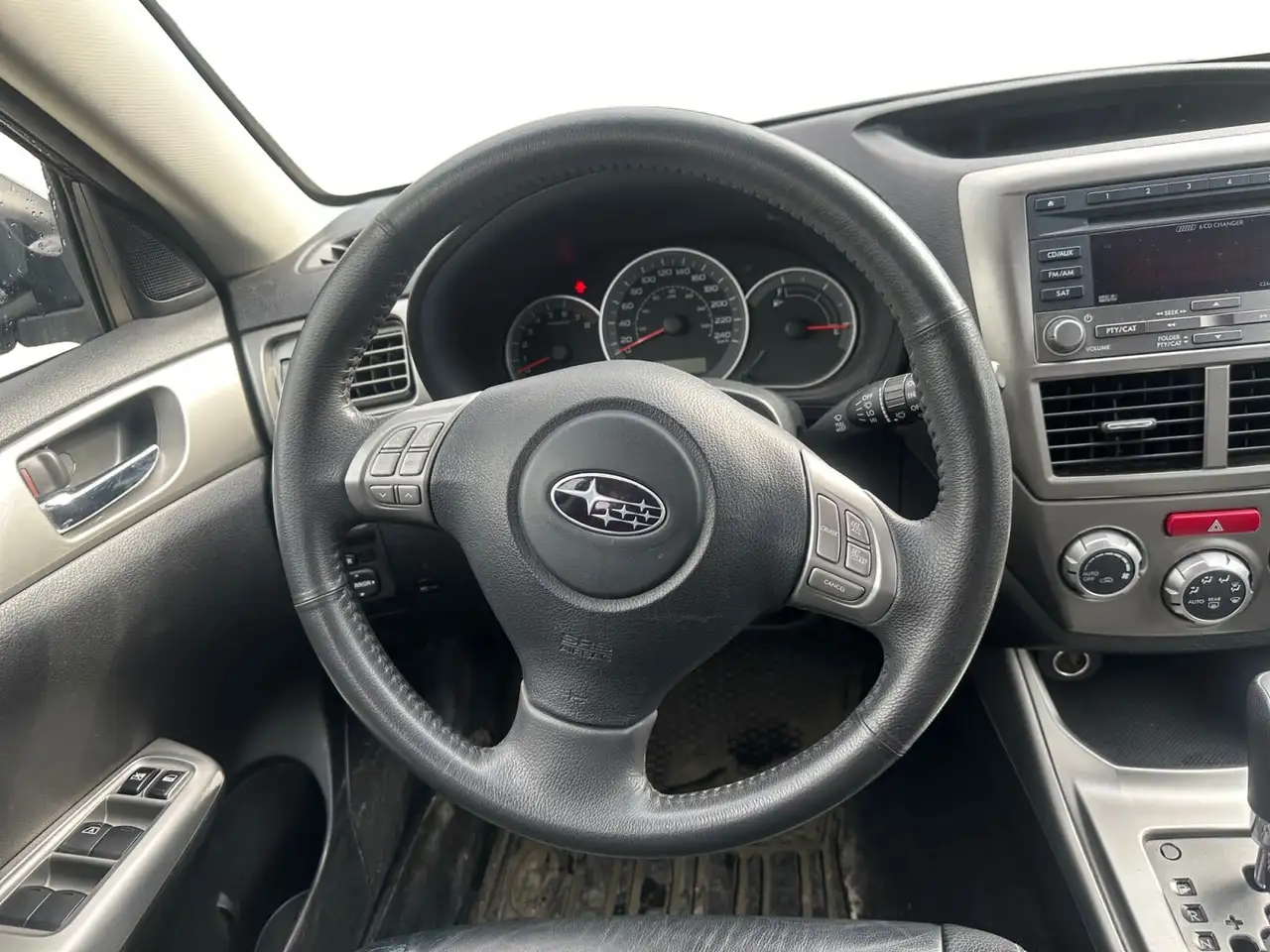 Subaru Impreza снимка Subaru Impreza