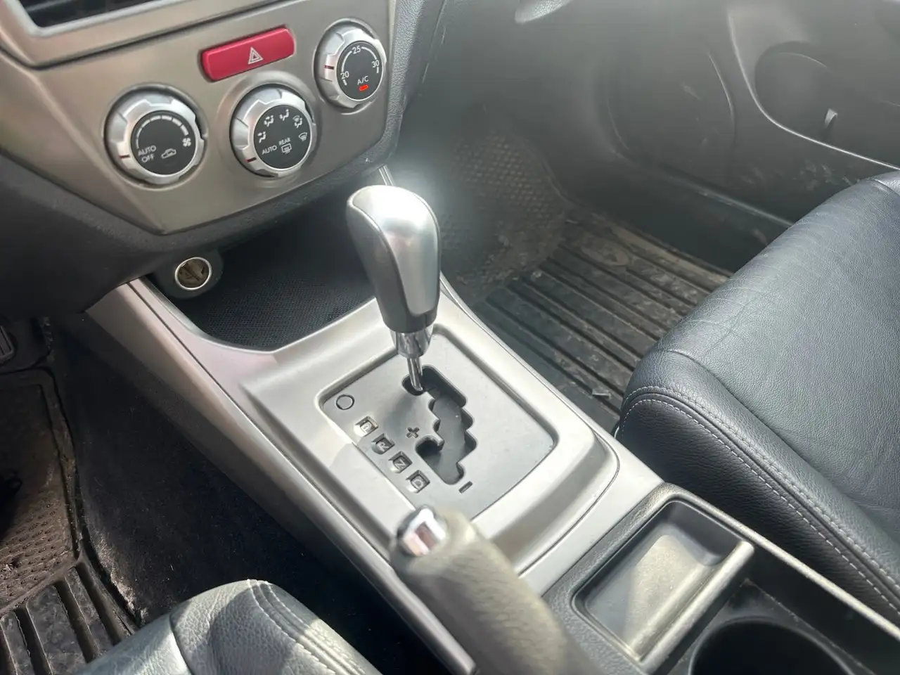 Subaru Impreza снимка Subaru Impreza