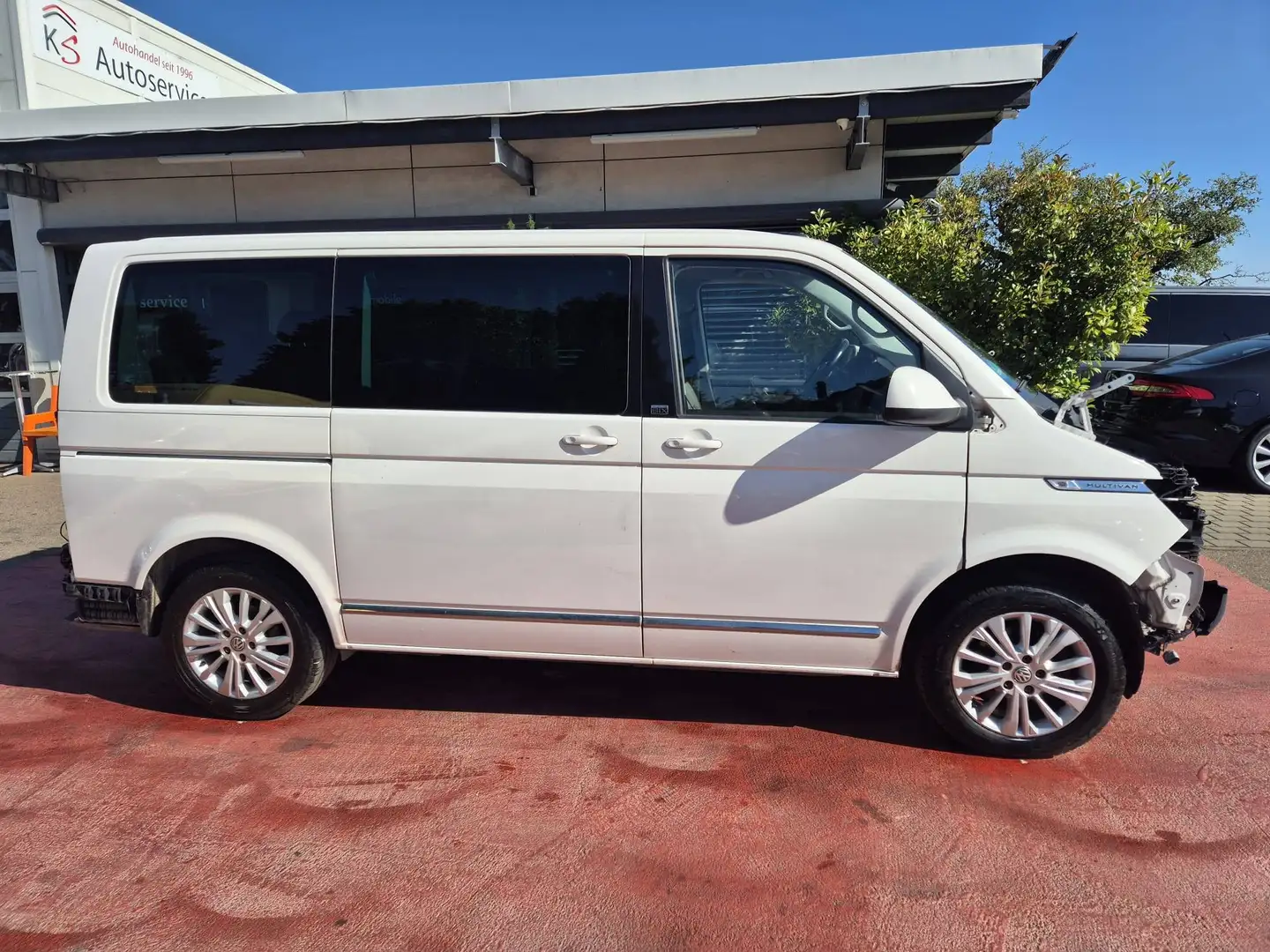VOLKSWAGEN Multivan