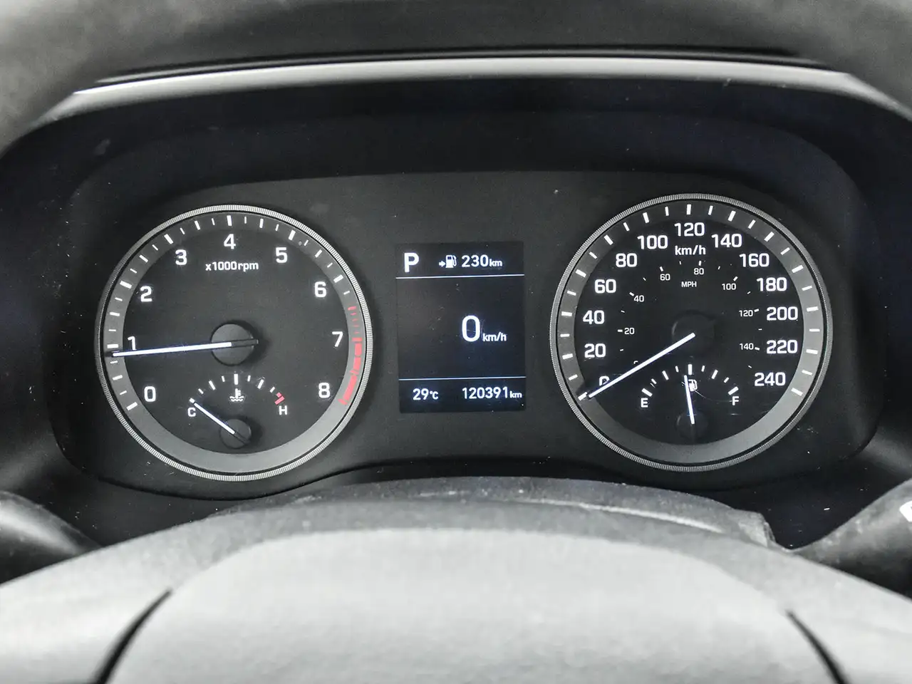 Hyundai TUCSON снимка Hyundai TUCSON