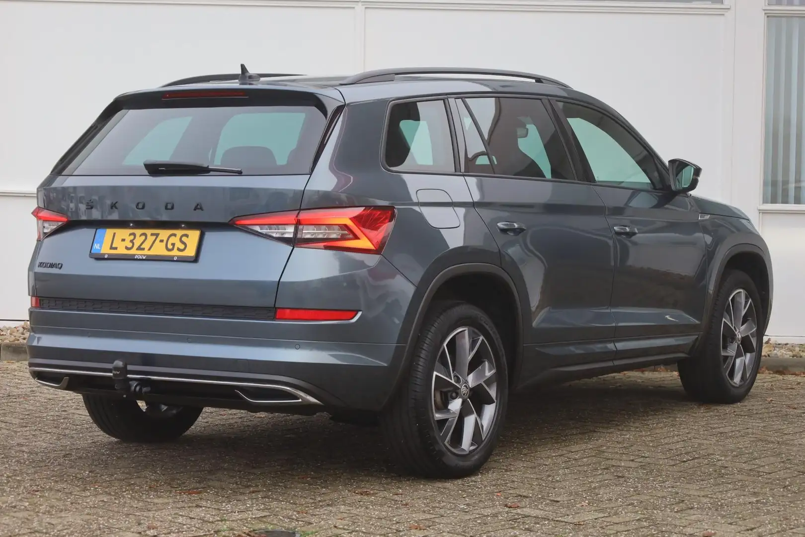 Skoda Kodiaq 1.5 TSI 150pk Sportline Business | Trekhaak Wegkla Grijs - 2