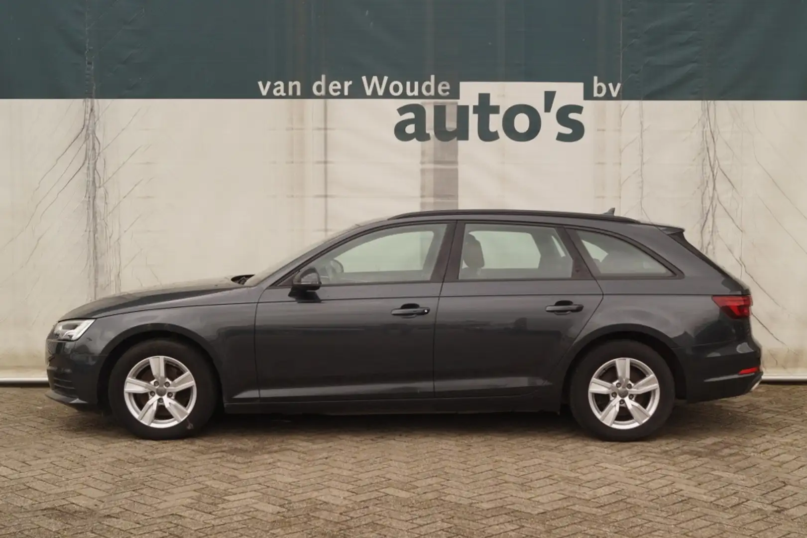 Audi A4 Avant 30 TDI Automaat -NAVI-LEER-ECC-PDC- Grijs - 1