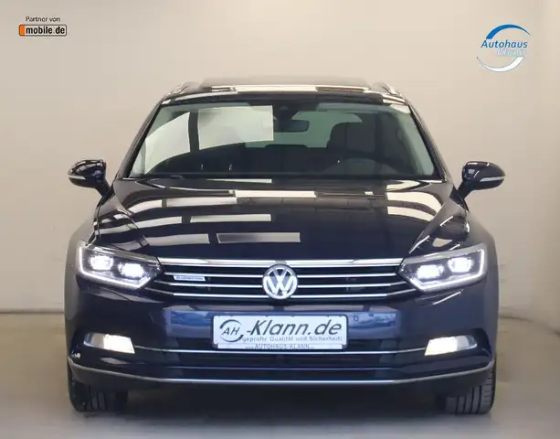 Volkswagen Passat view 2