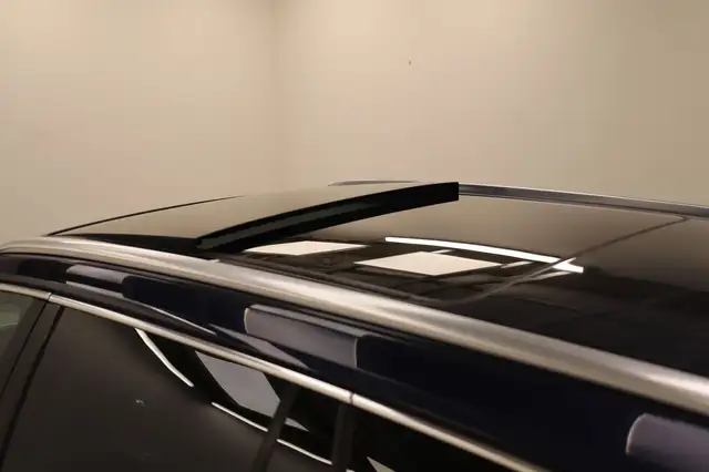 Volkswagen Passat view 9