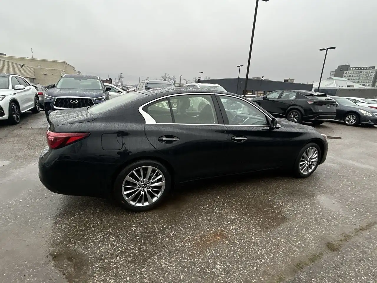 Infiniti Q50 снимка Infiniti Q50