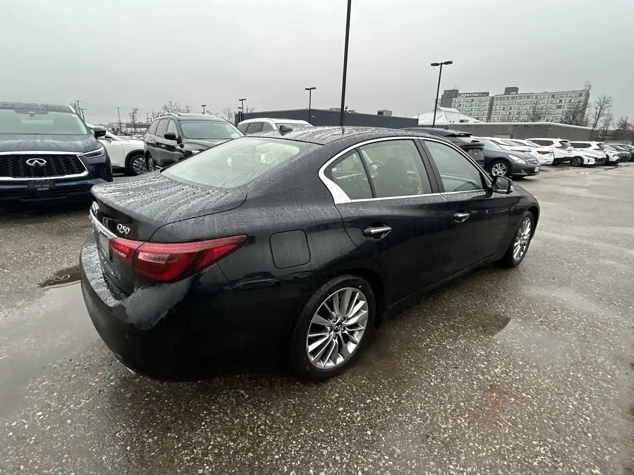 Infiniti Q50 снимка Infiniti Q50