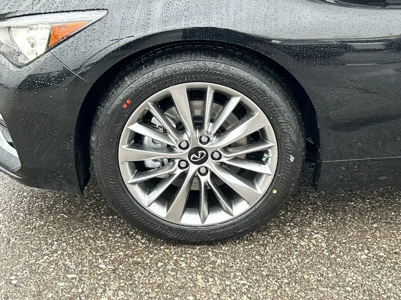 Infiniti Q50 снимка Infiniti Q50