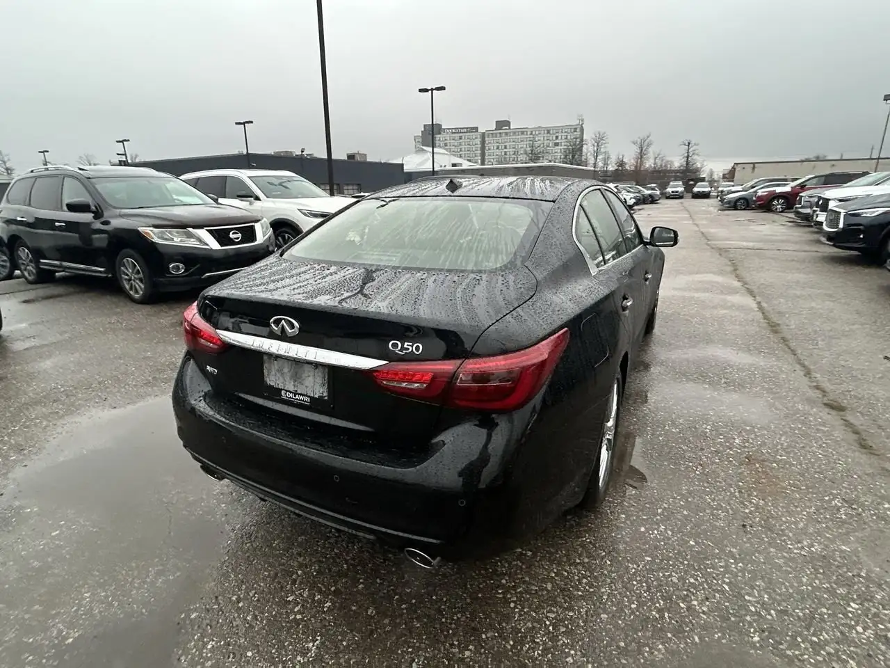 Infiniti Q50 снимка Infiniti Q50