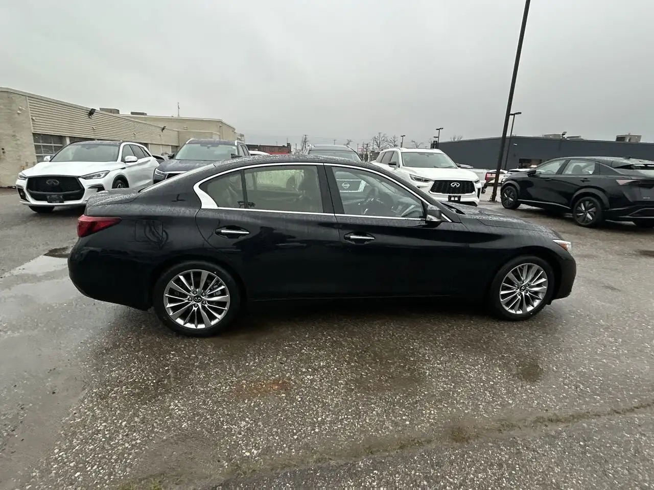 Infiniti Q50 снимка Infiniti Q50