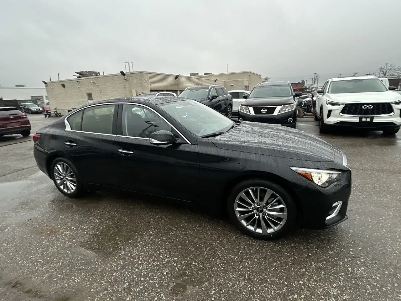 Infiniti Q50 снимка Infiniti Q50