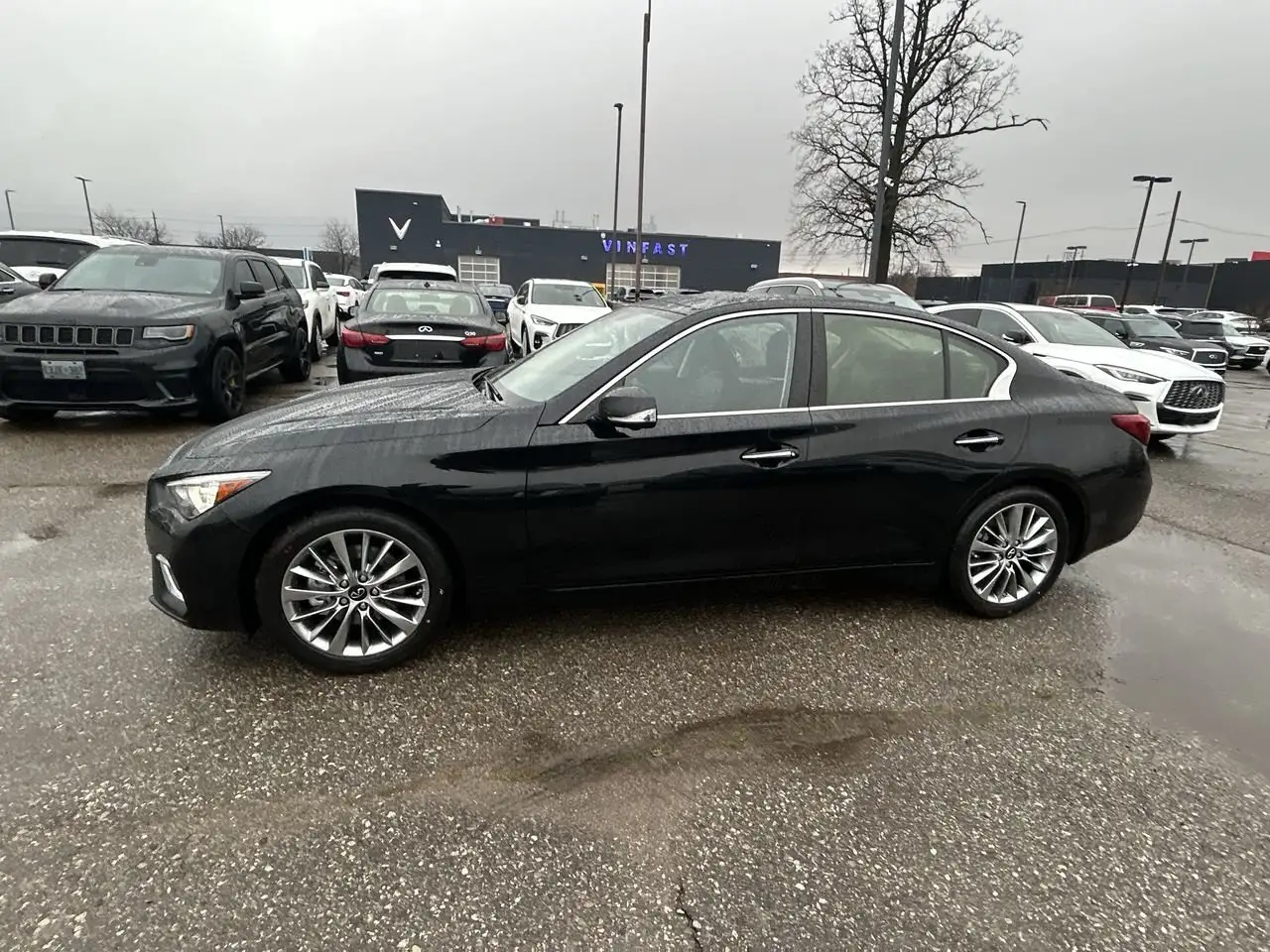 Infiniti Q50 снимка Infiniti Q50