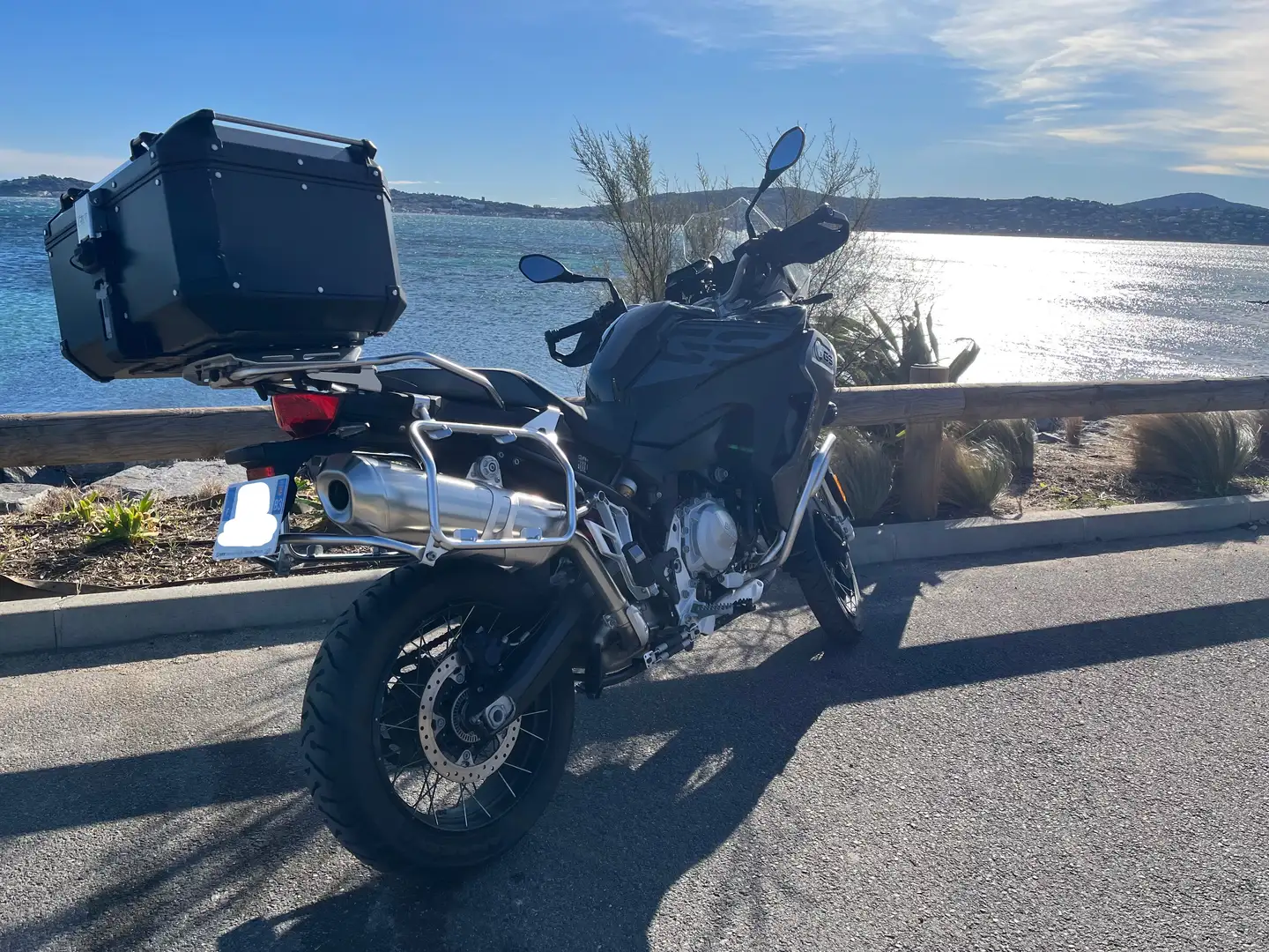 BMW F 850 GS Adventure Adventure Černá - 2