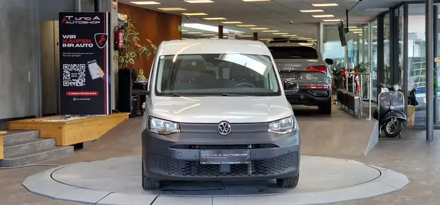 Volkswagen Caddy view 2
