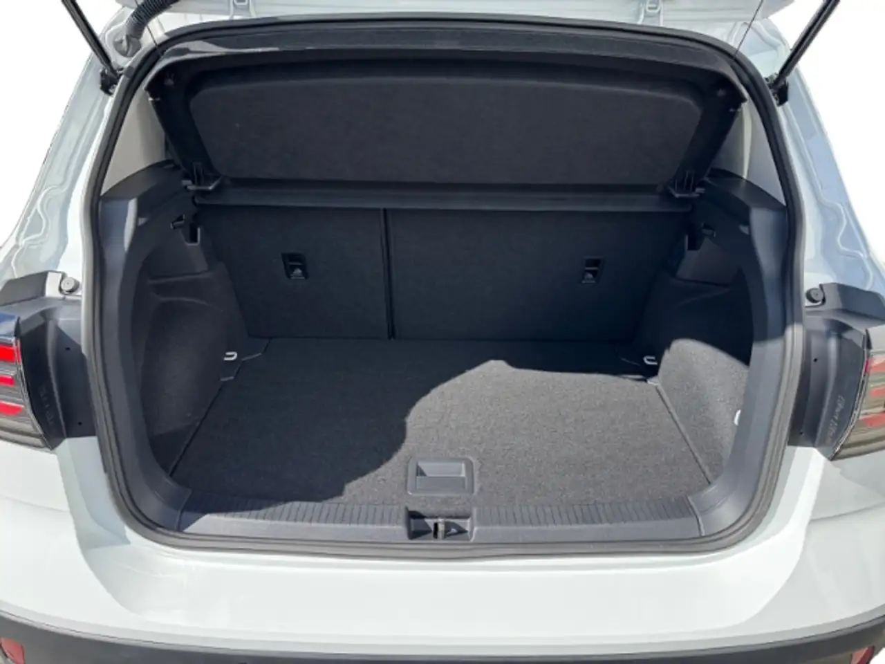 Volkswagen T-Cross 1.0TSI DSG Goal LED NAVI AHK ACC 2ZKLIMA LIGHT ASS 20
