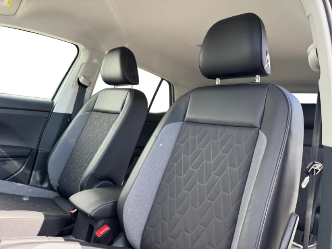 Volkswagen T-Cross 1.0TSI DSG Goal LED NAVI AHK ACC 2ZKLIMA LIGHT ASS 17