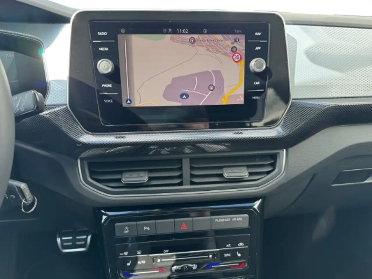 Volkswagen T-Cross 1.0TSI DSG Goal LED NAVI AHK ACC 2ZKLIMA LIGHT ASS 13
