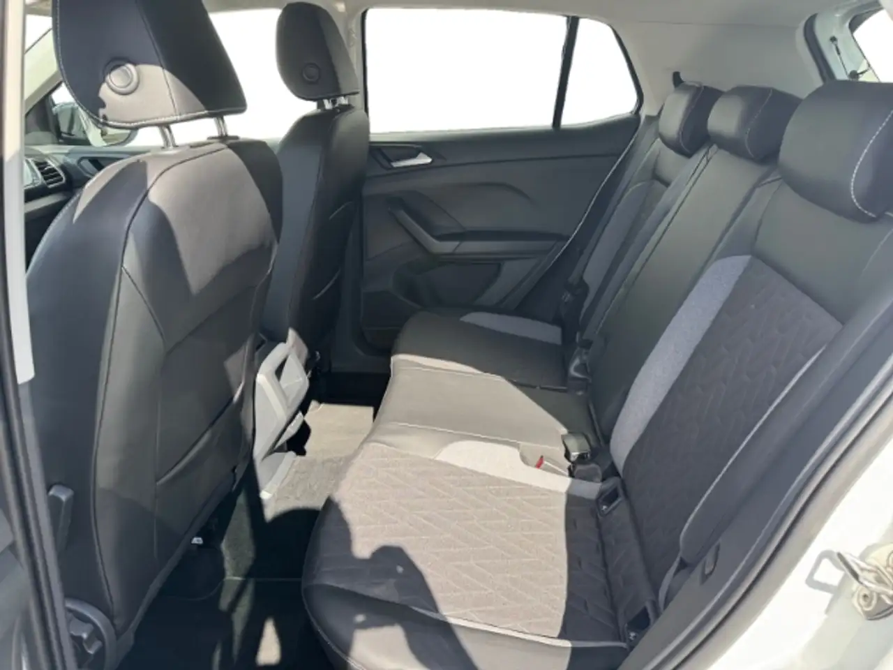 Volkswagen T-Cross 1.0TSI DSG Goal LED NAVI AHK ACC 2ZKLIMA LIGHT ASS 18