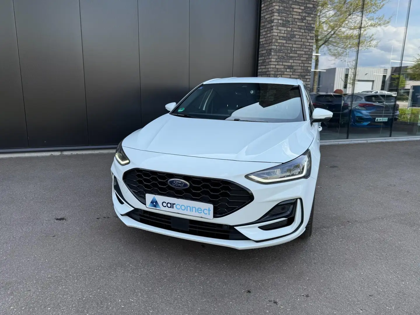 Ford Focus 1.0 Eco 125pk Hybrid ST Line Navi groot, Trekhaak, Blanc - 2