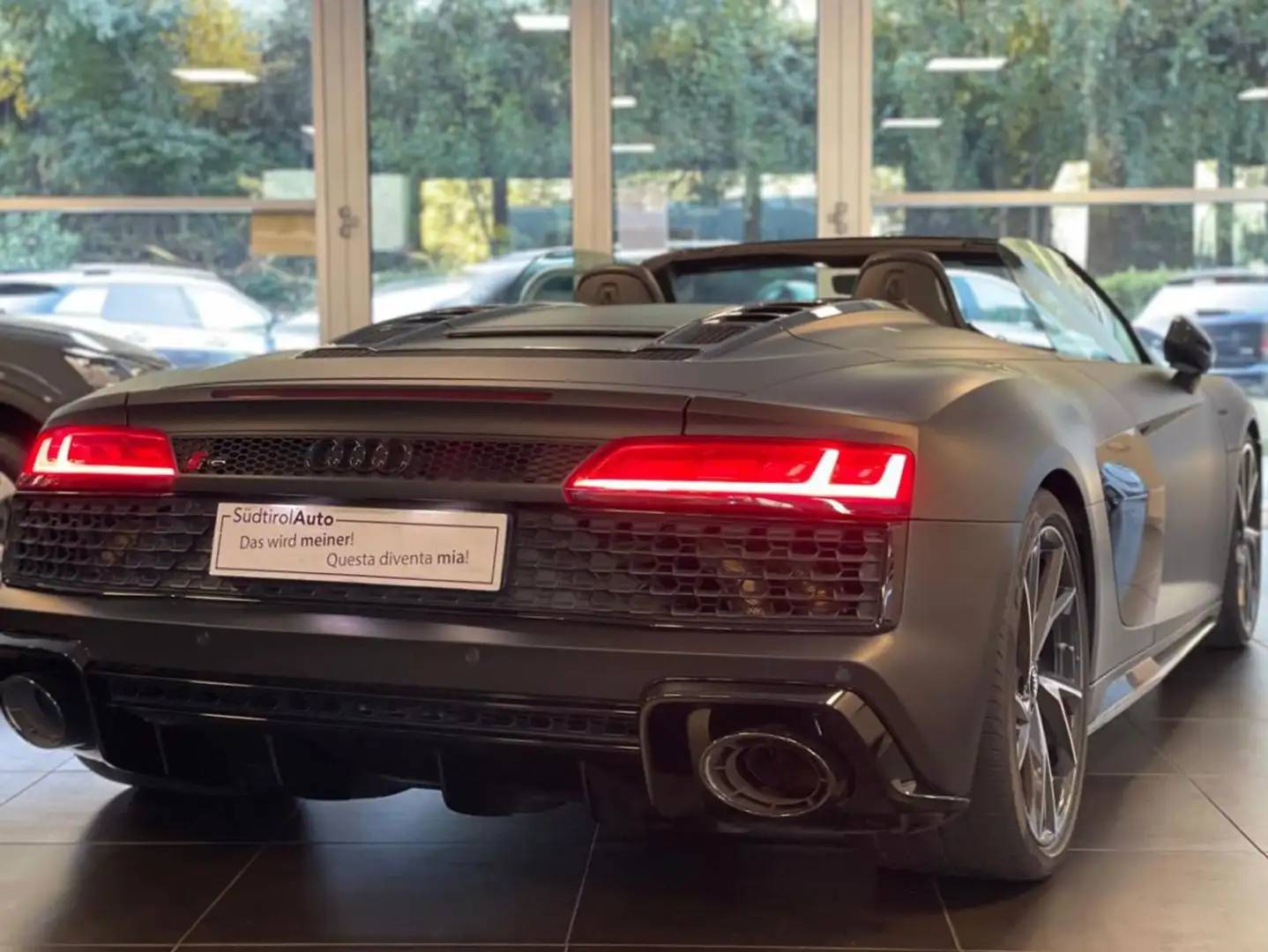 Audi R8 Spyder V10 RWD S tronic performance Bang & Olufsen Noir - 2