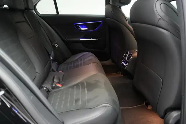 Mercedes-Benz 300 view 11