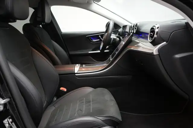 Mercedes-Benz 300 view 6