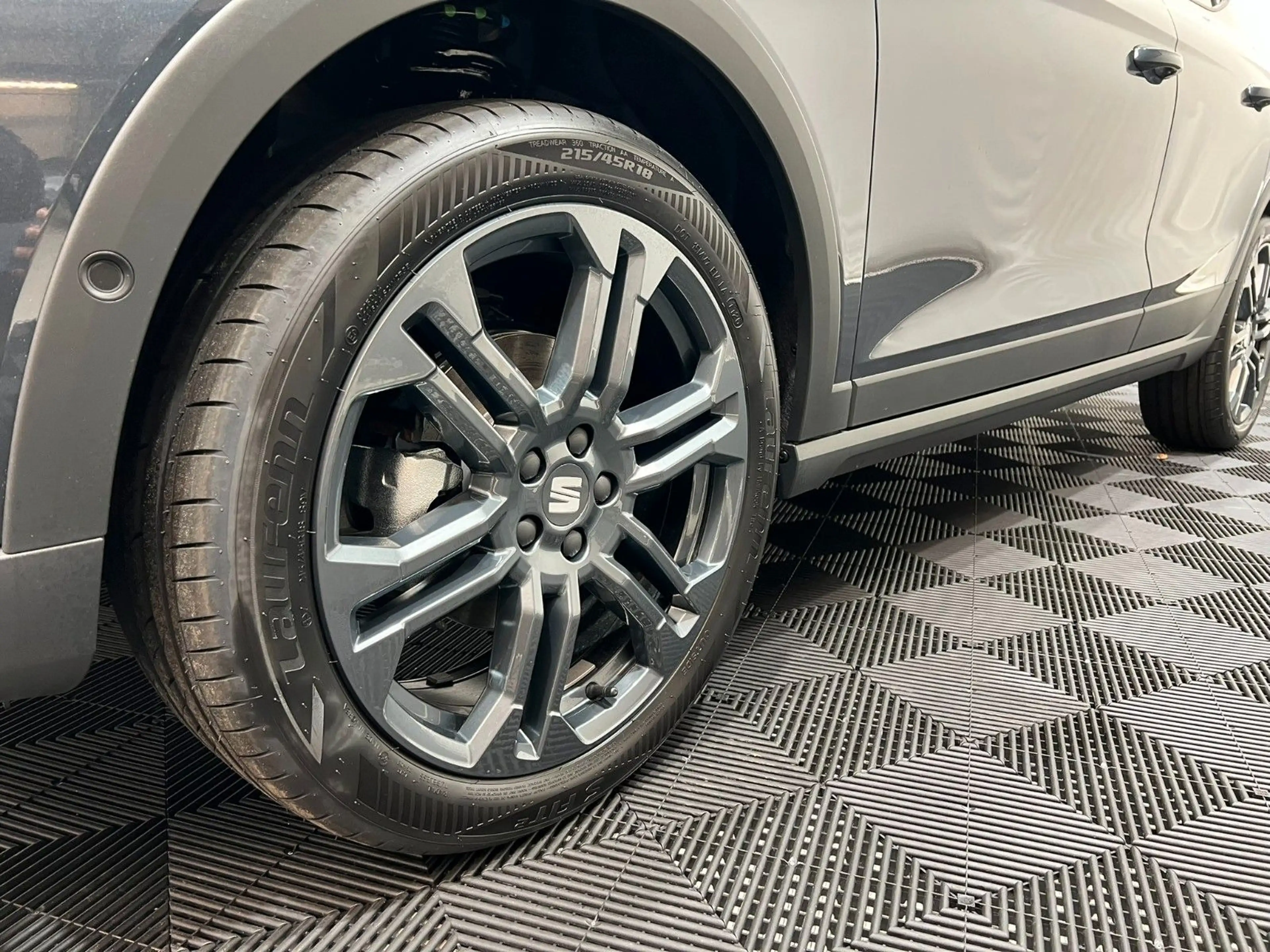 SEAT Arona 1.5 TSI 110kW FR DSG — photo 9