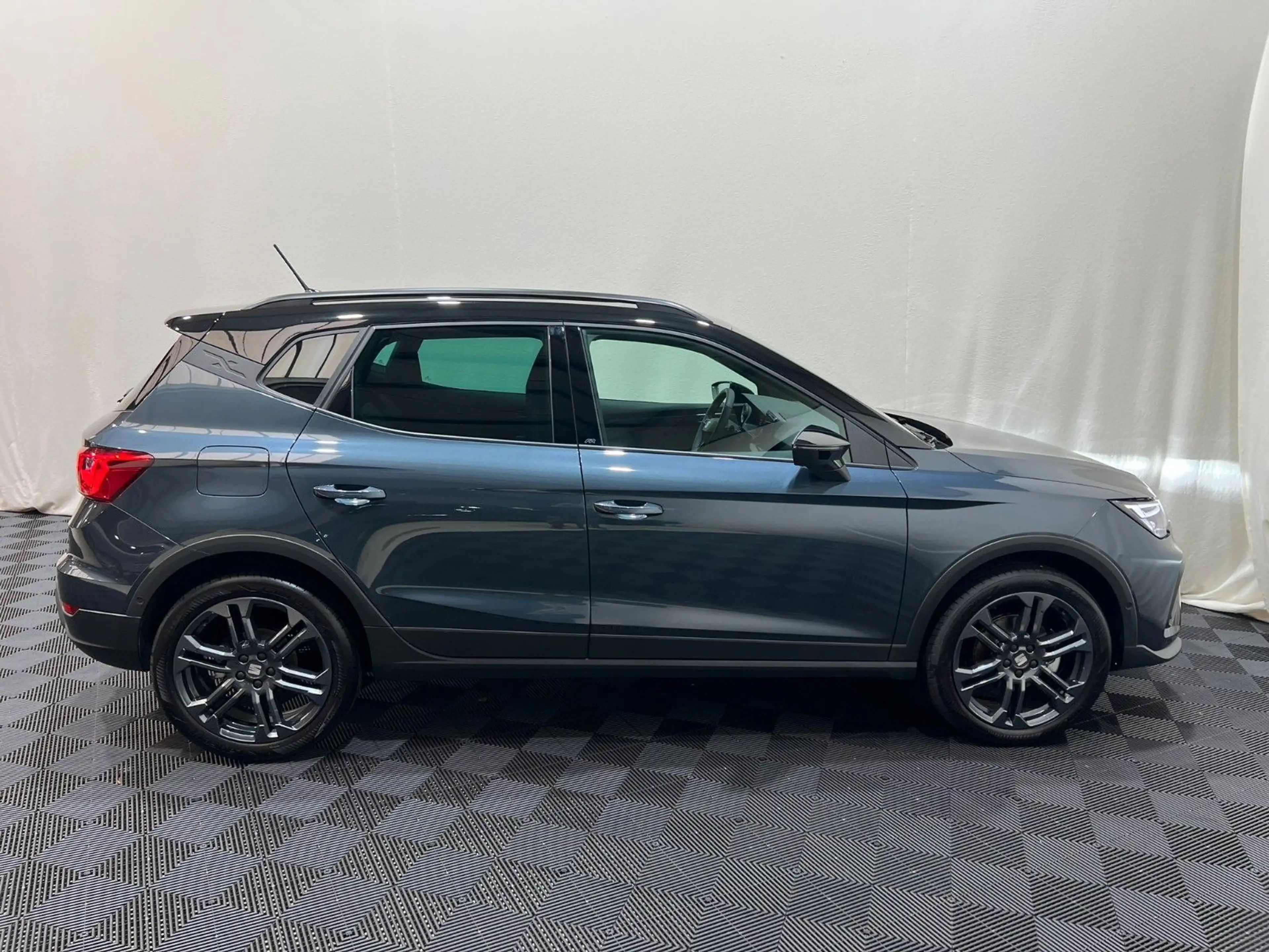 SEAT Arona 1.5 TSI 110kW FR DSG — photo 8